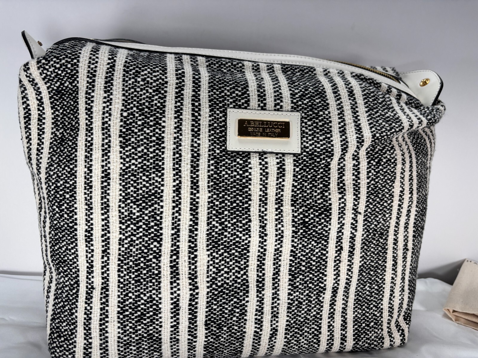 ABELLUCCI MILAN ITALY-NWT $ 475.00 BLACK& WHITE Makes Statement For Any Occasion