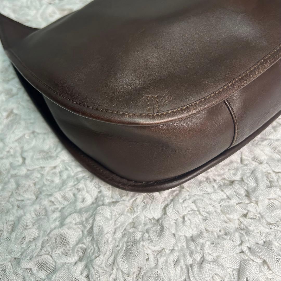 Old COACH one shoulder bag brown half moon