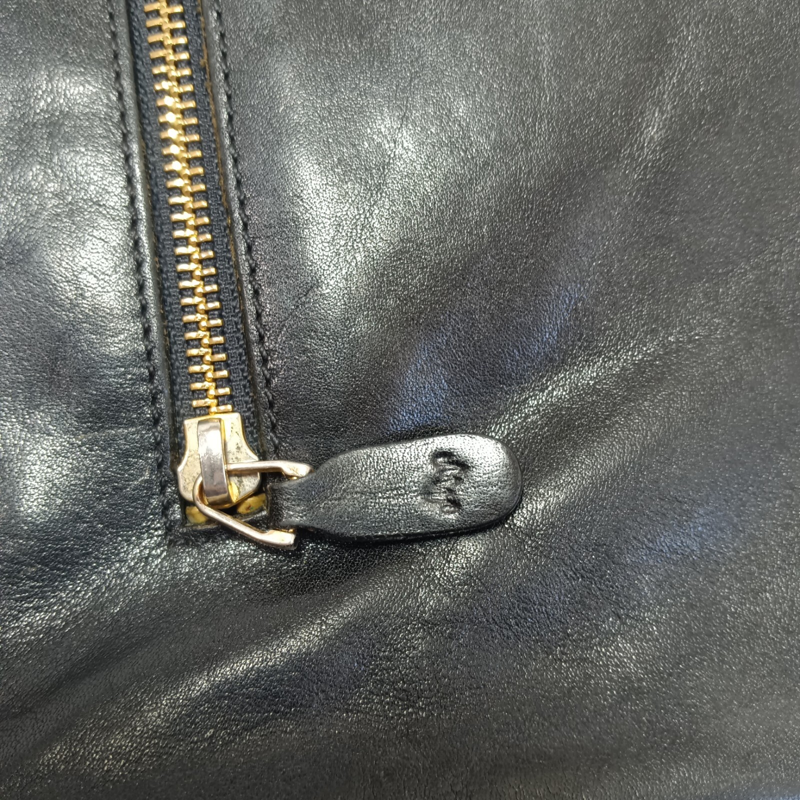 Authentic Vintage Monsac Shiny Black Soft Leather Shoulder Bag Zipper Closure