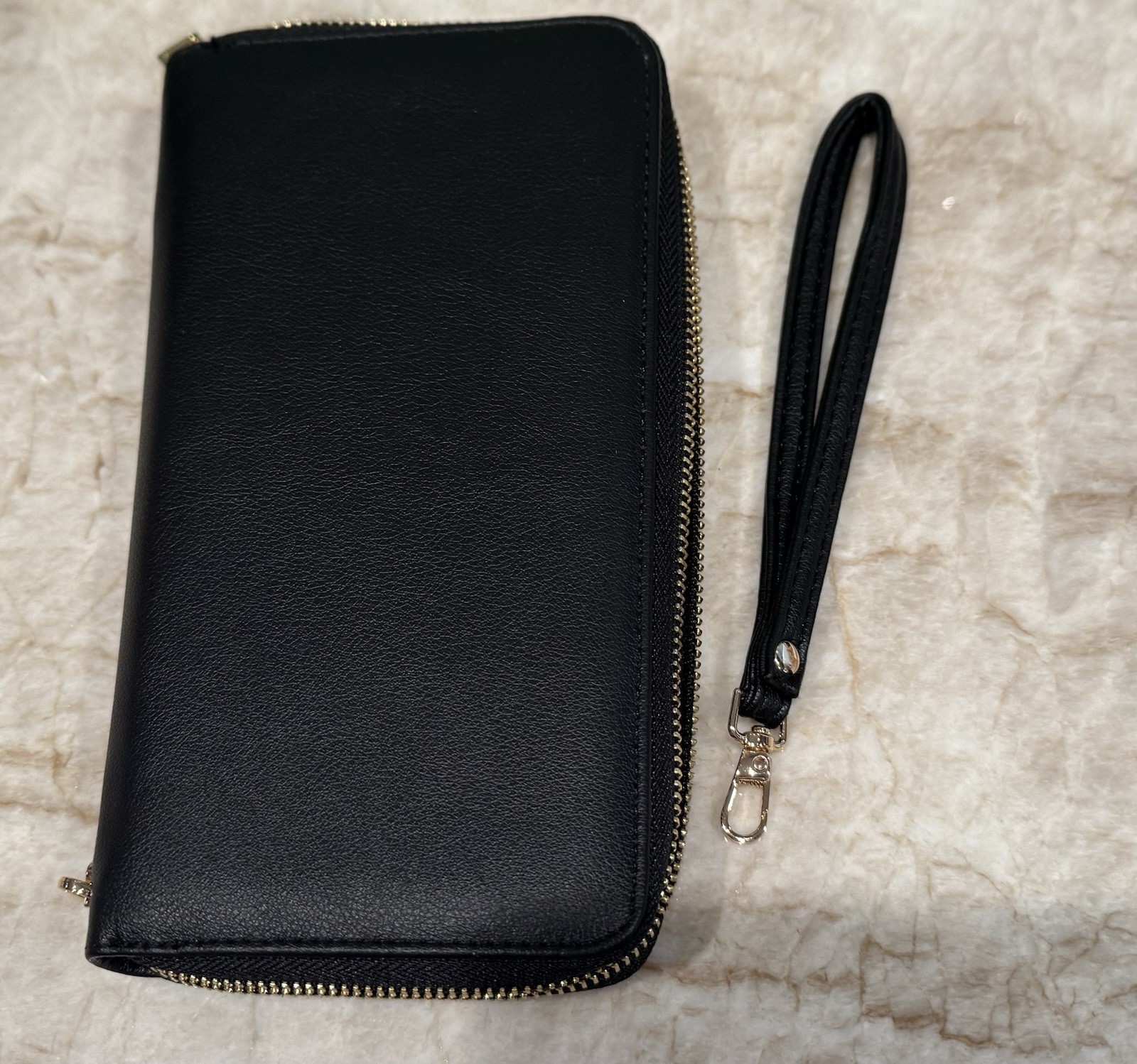 NWOT Idesort – Wallet Black Faux Leather – Gold Hardware – RFID – 8″ x 4.5″ x 1″