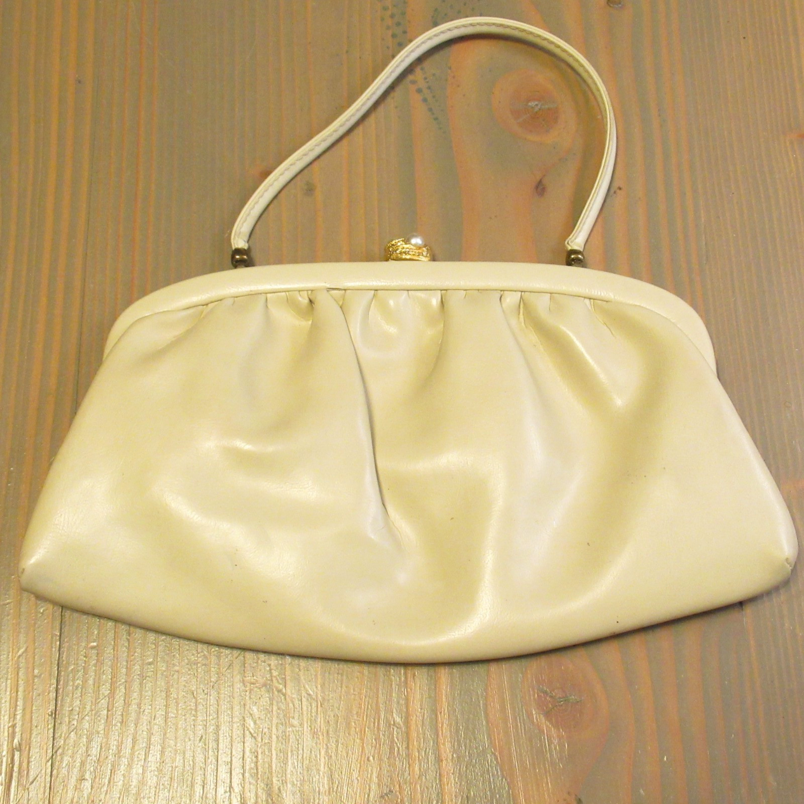 Vtg Classic Satchel to Clutch Handbag Ivory Cream Faux Leather Pearl Latch Bag