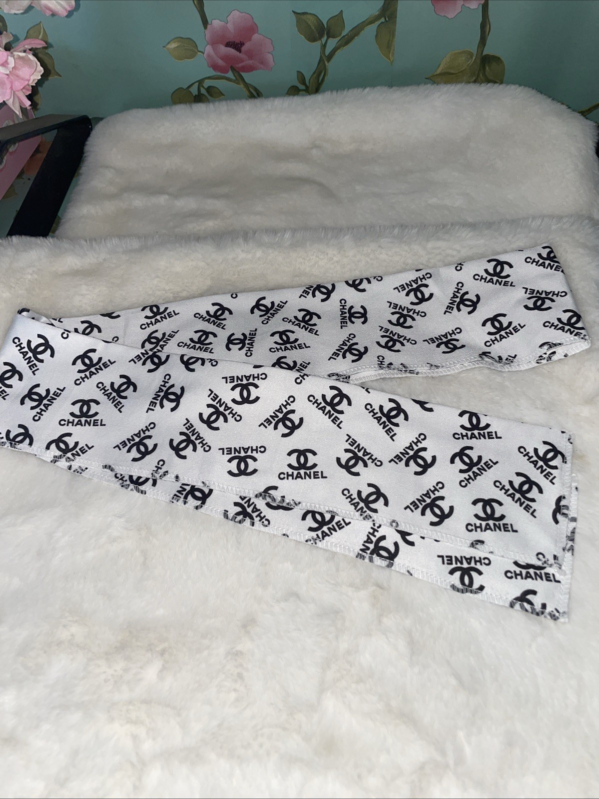 CC Pony Tie/purse Tie White And Black 50 Inches By 3 Inches