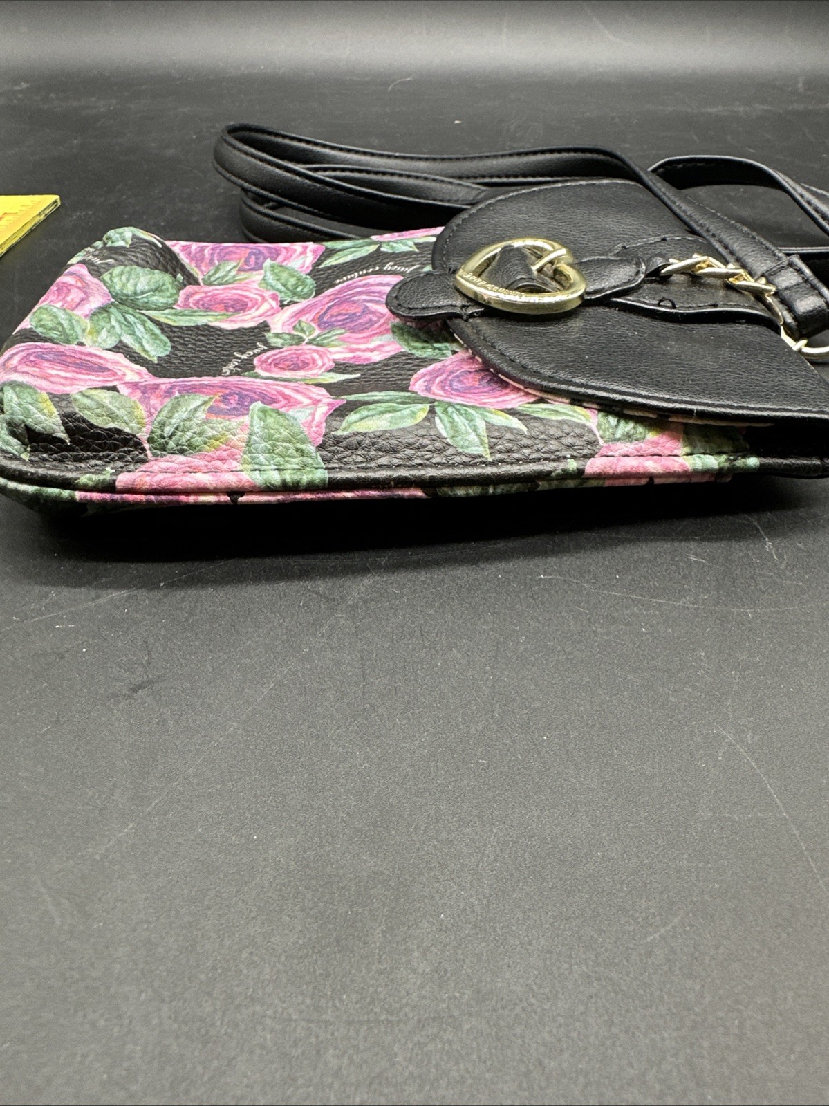 JUICY COUTURE MINI CROSSBODY PURSE PHONE ID HEART FLORAL 5″ X 7″ BLACK PINK