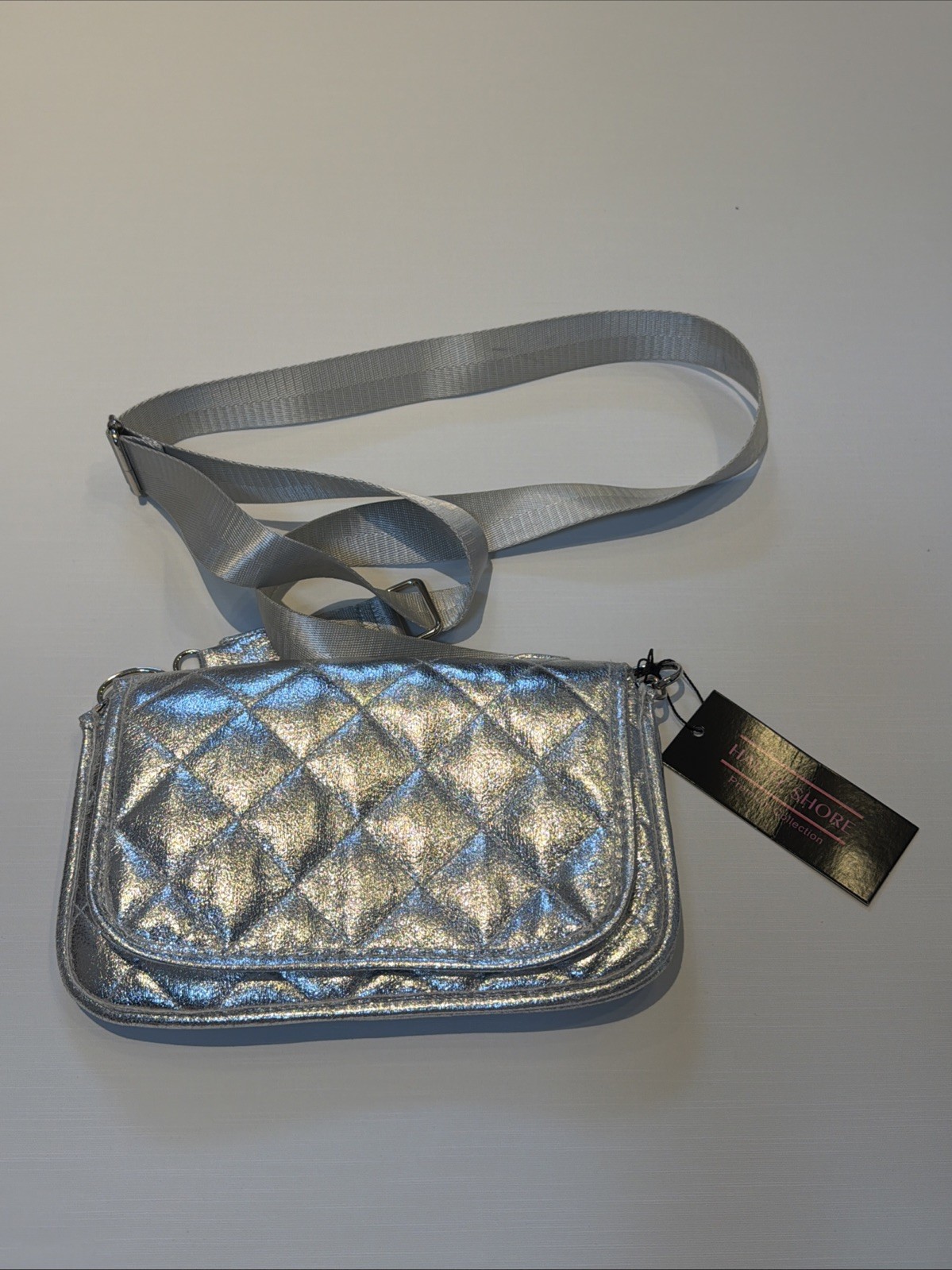 NWT Haute Shore Women’s Crossbody Rae Shine Silver vegan quilted 8″x .75″ x 5.25