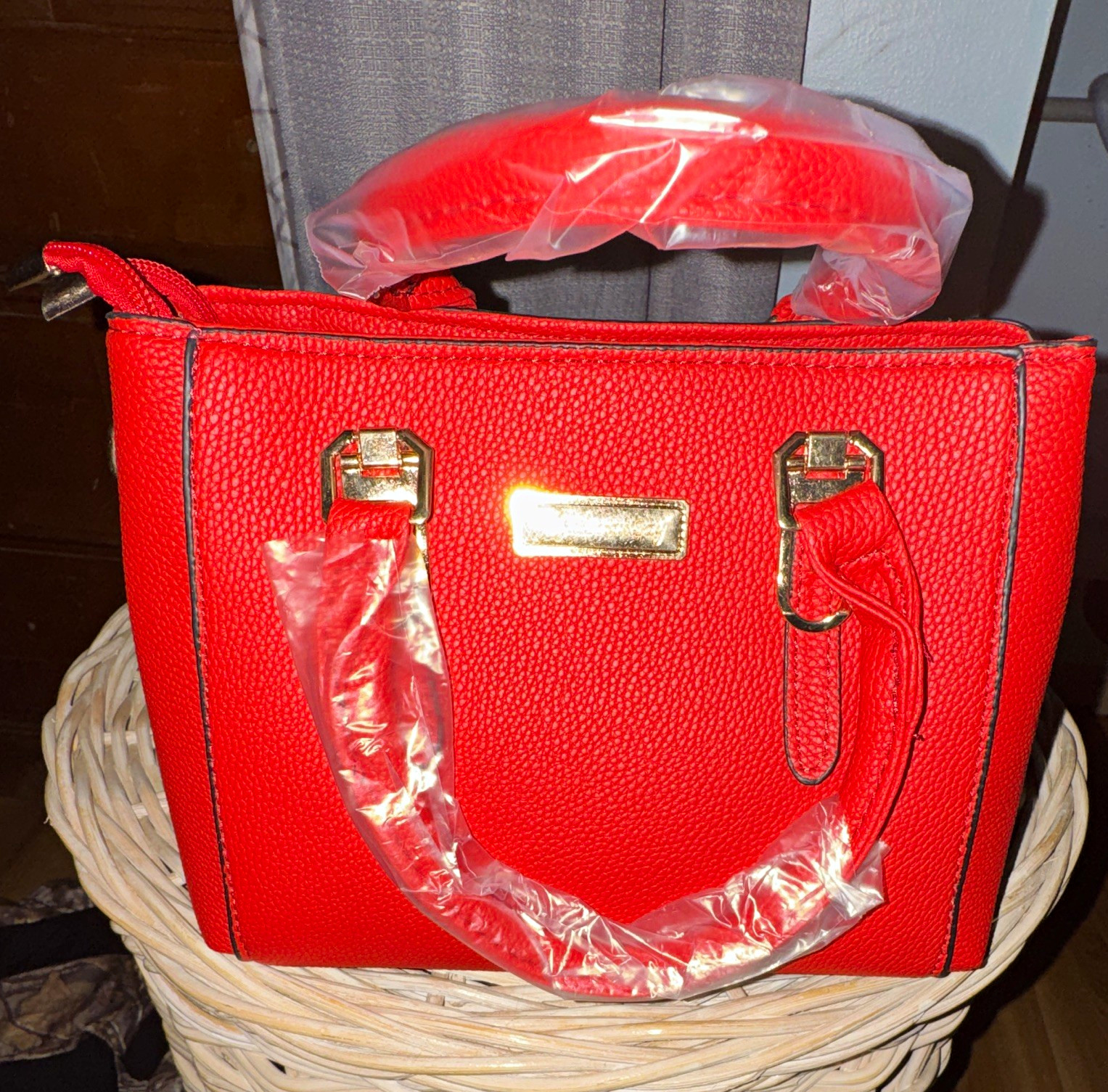 Women’s Small Red Pebbled Satchel Top Handle Zip Closure, Inner Pockets Charm