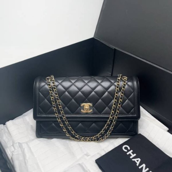 CHANEL Black Quilted Lambskin 26cm Envelope Flap Bag Gold Hardware