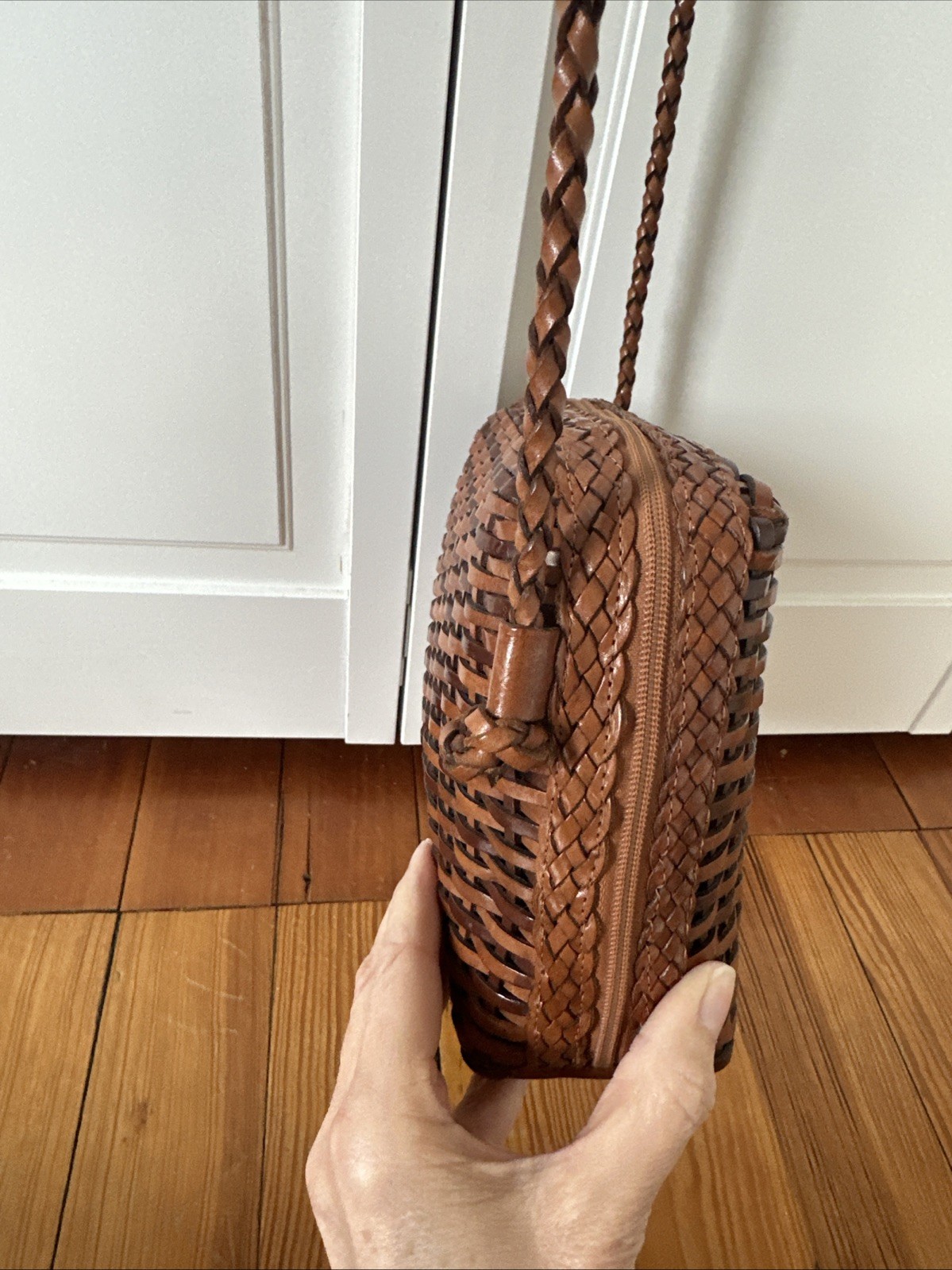 Cem Small Brown Woven Leather Crossbody Bag Genuine Leather Made In Brazil.