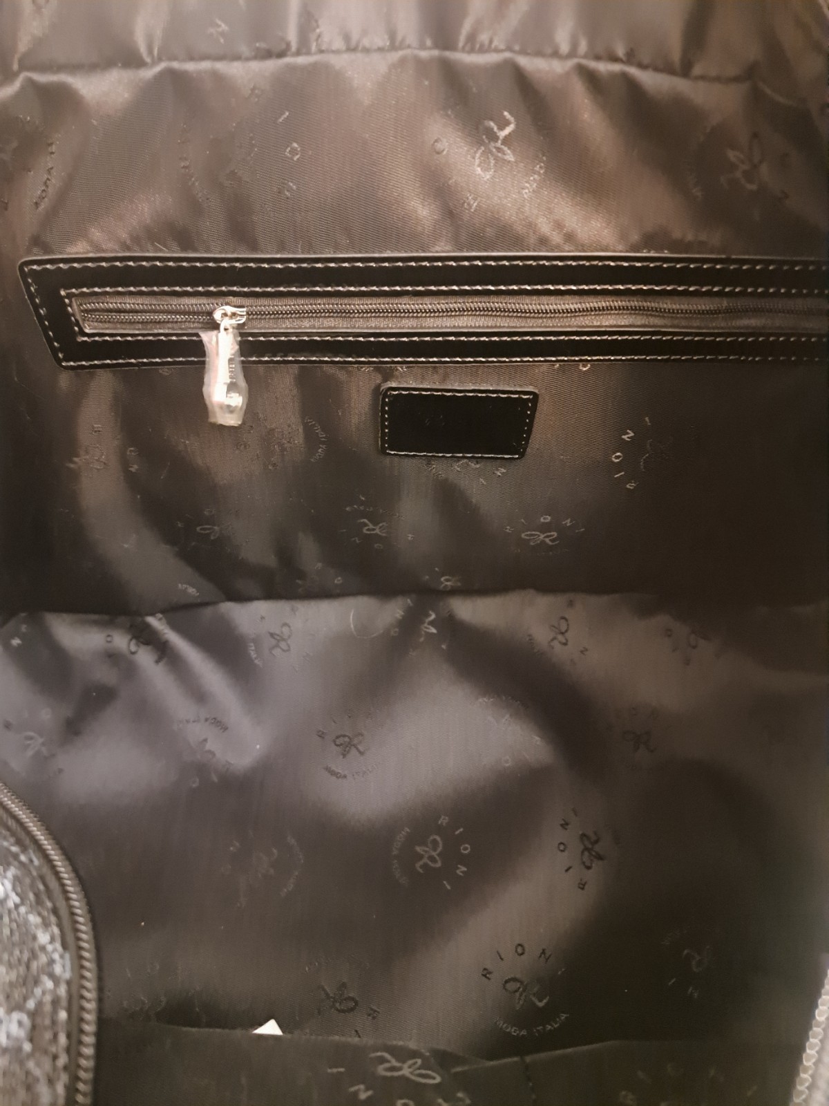 Rioni Signature Black Duffel Dome Traveler STB-20051 Two-Tier Luggage Bag NWOT