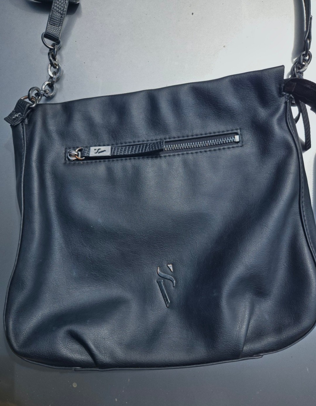 Simply Vera Vera Wang Womens Black Purse + Wallet