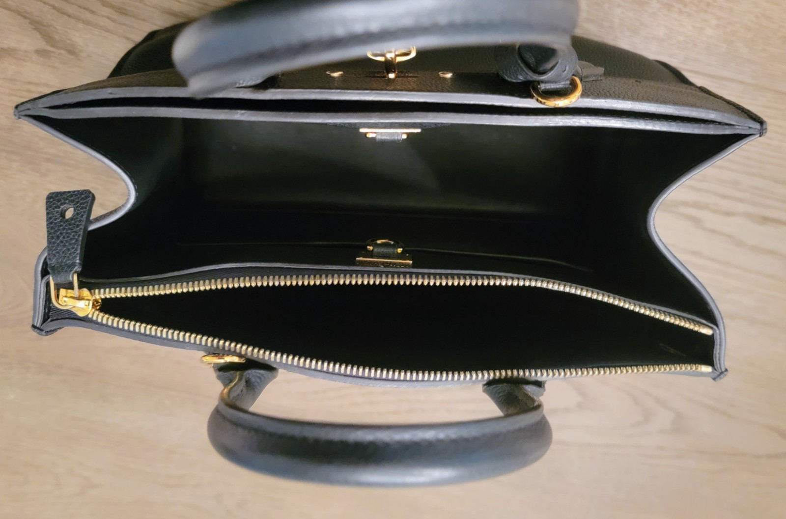 Louis Vuitton Taurillon City Steamer MM