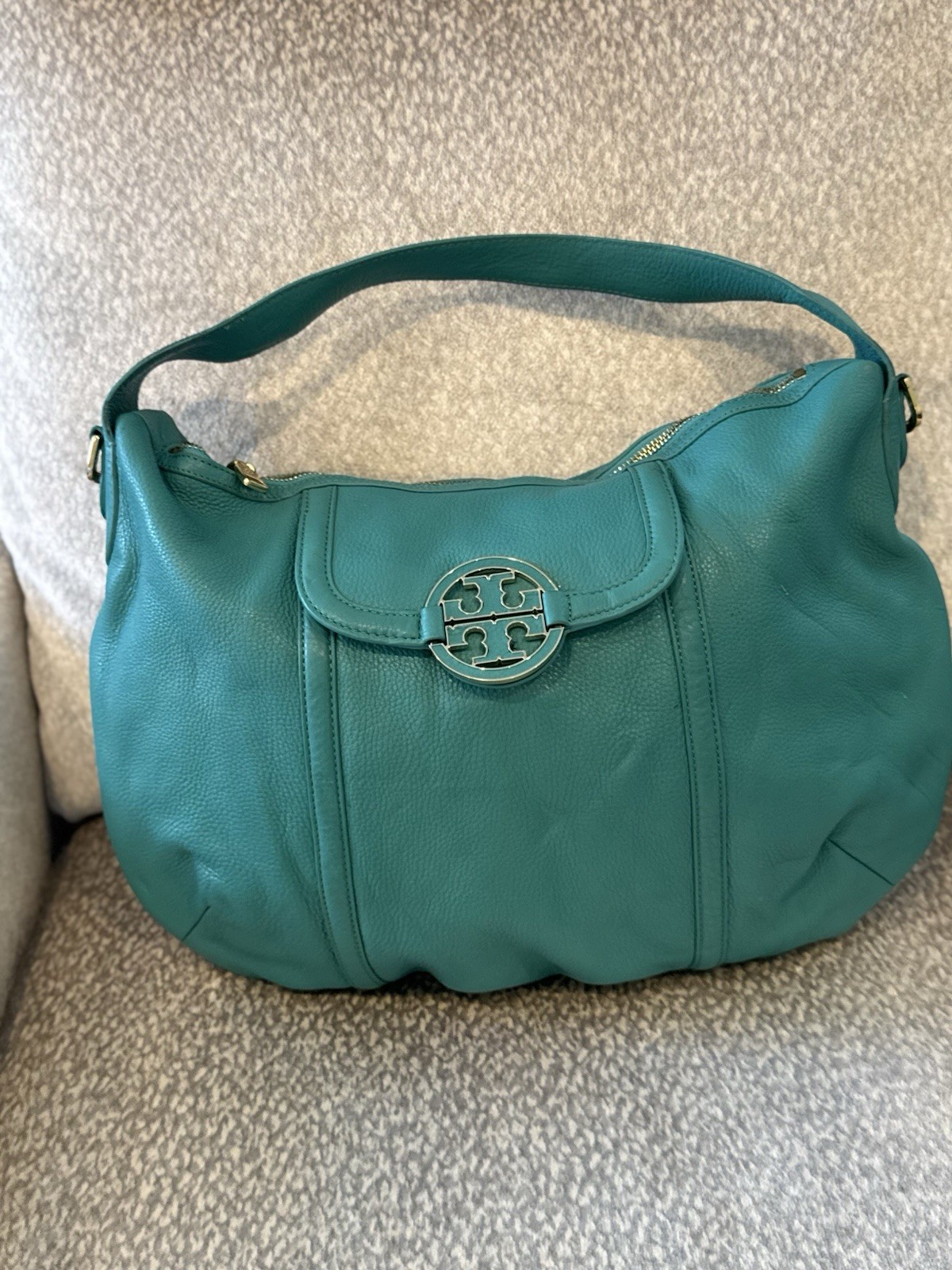 Tory Burch Amanda Teal Leather Flat Hobo Bag Excellent Condition No Strap
