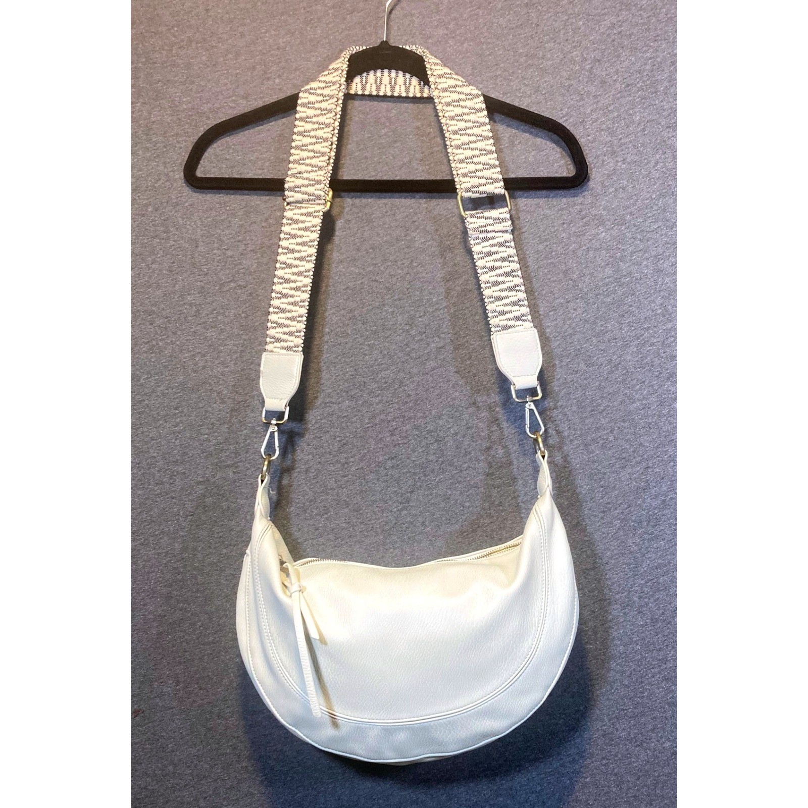Urban Originals Anthropologie Crescent Crossbody Bag Cream White Vegan Leather