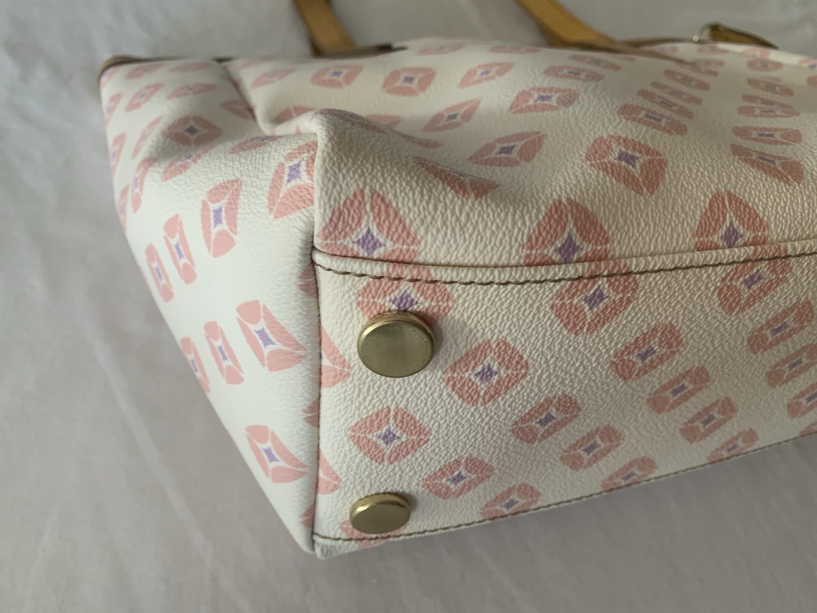 FOSSIL SYDNEY TOTE HANDBAG IVORY PINK PURPLE GEOMETRIC DESIGN TAN LEATHER STRAPS