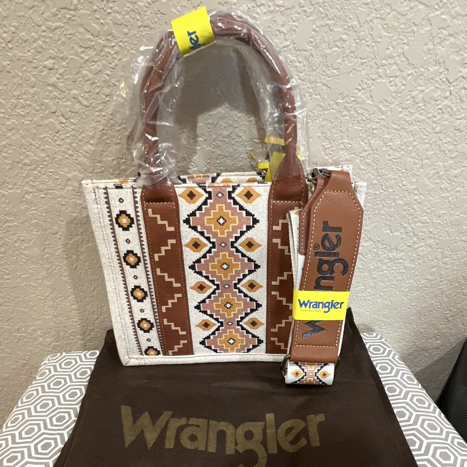 Wrangler Geometric Aztec Western Tote Zip Detachable Crossbody Strap Dust Bag