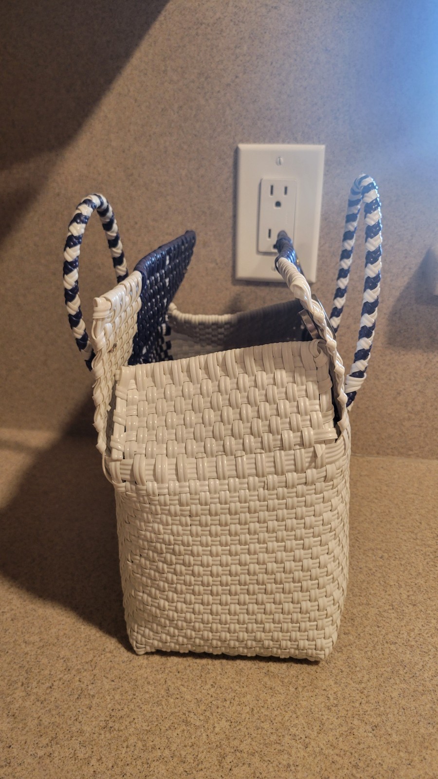 Artisan Woven Recycled Plastic Navy White Carry Tote Basket Market Bag Small NEW