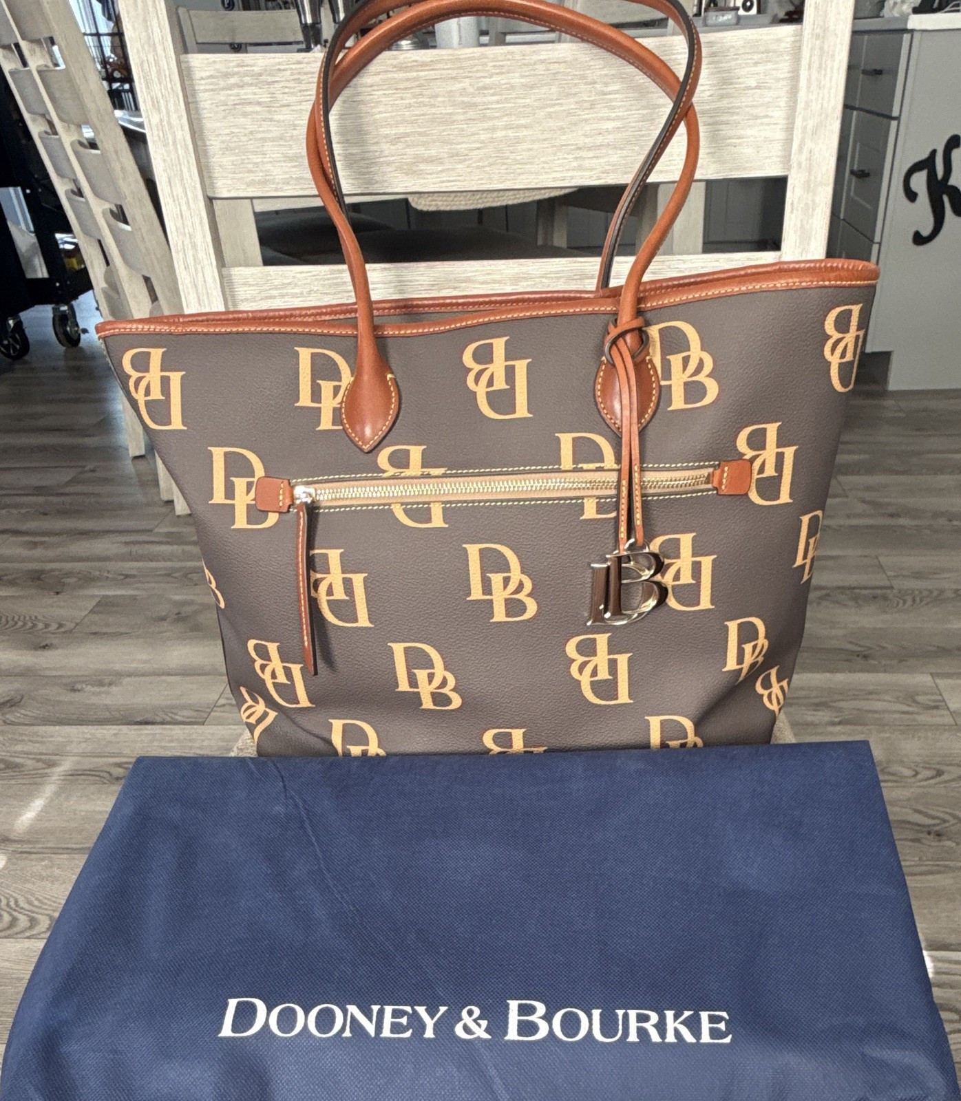 Dooney & Bourke Brown Logo Tote Bag Zip Closure with Brand Card