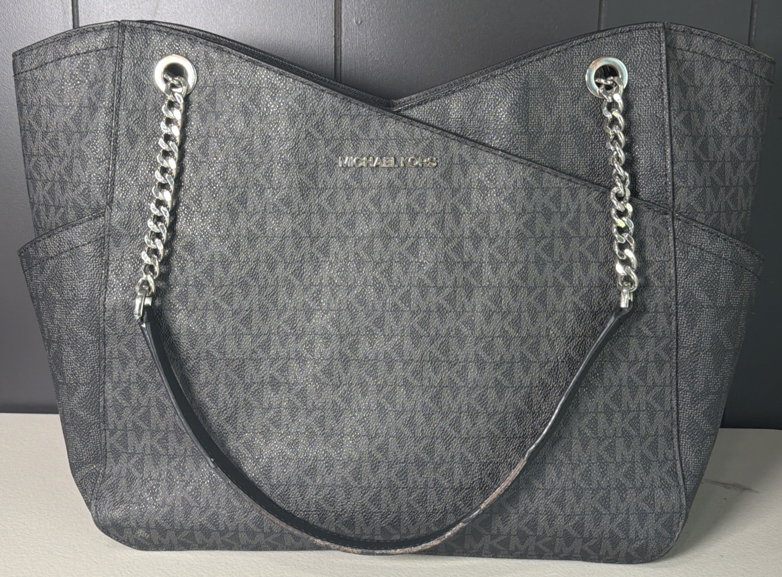 Michael Kors Black Logo Chain Strap Shoulder Bag with Inner Pockets