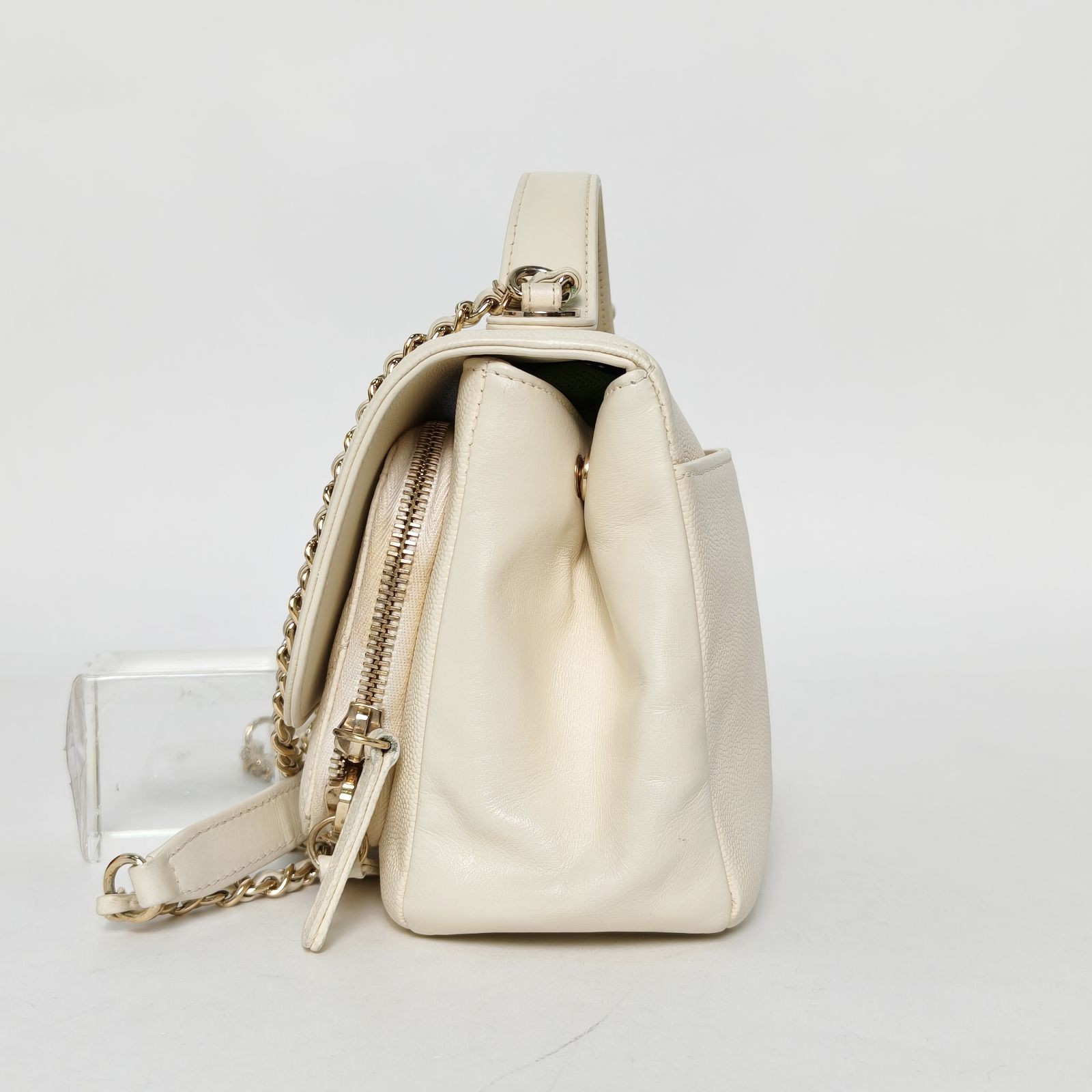 CHANEL Business Affinity Pochette Small 19cm White Calfskin Crossbody Bag