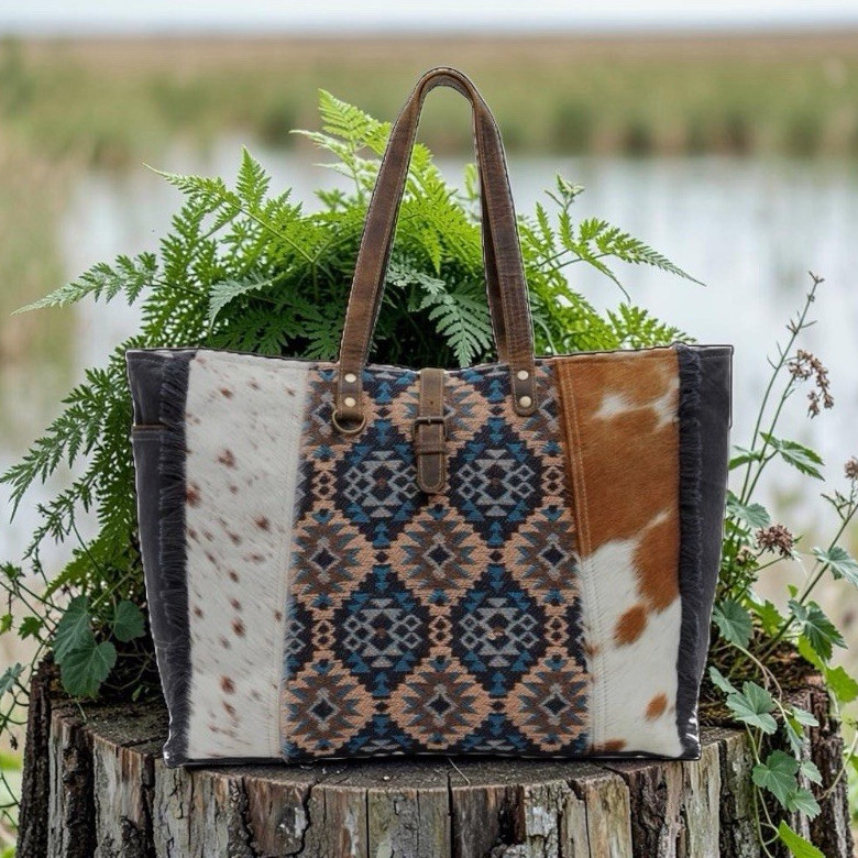 Myra Large Multicolor Tote Zip Closure w/ Pockets, Lined, Fringe Buckle