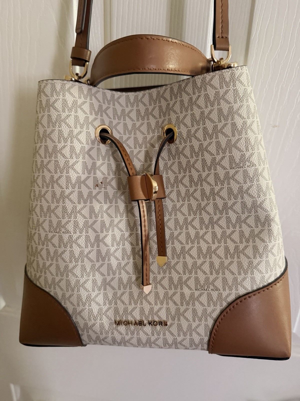 Michael Kors Signature Logo Small Bucket Drawstring Bag Beige/Brown Gold