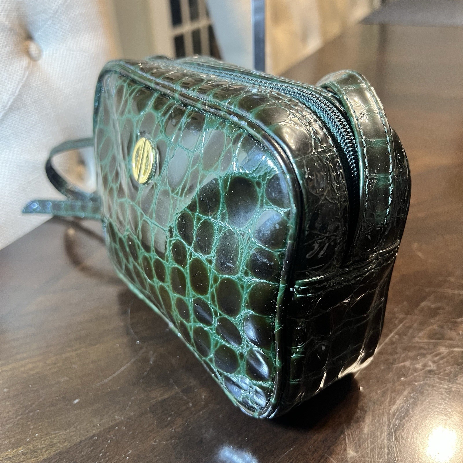 David Dart Green Embossed Patent Leather Croc Pattern Purse Crossbody Handbag