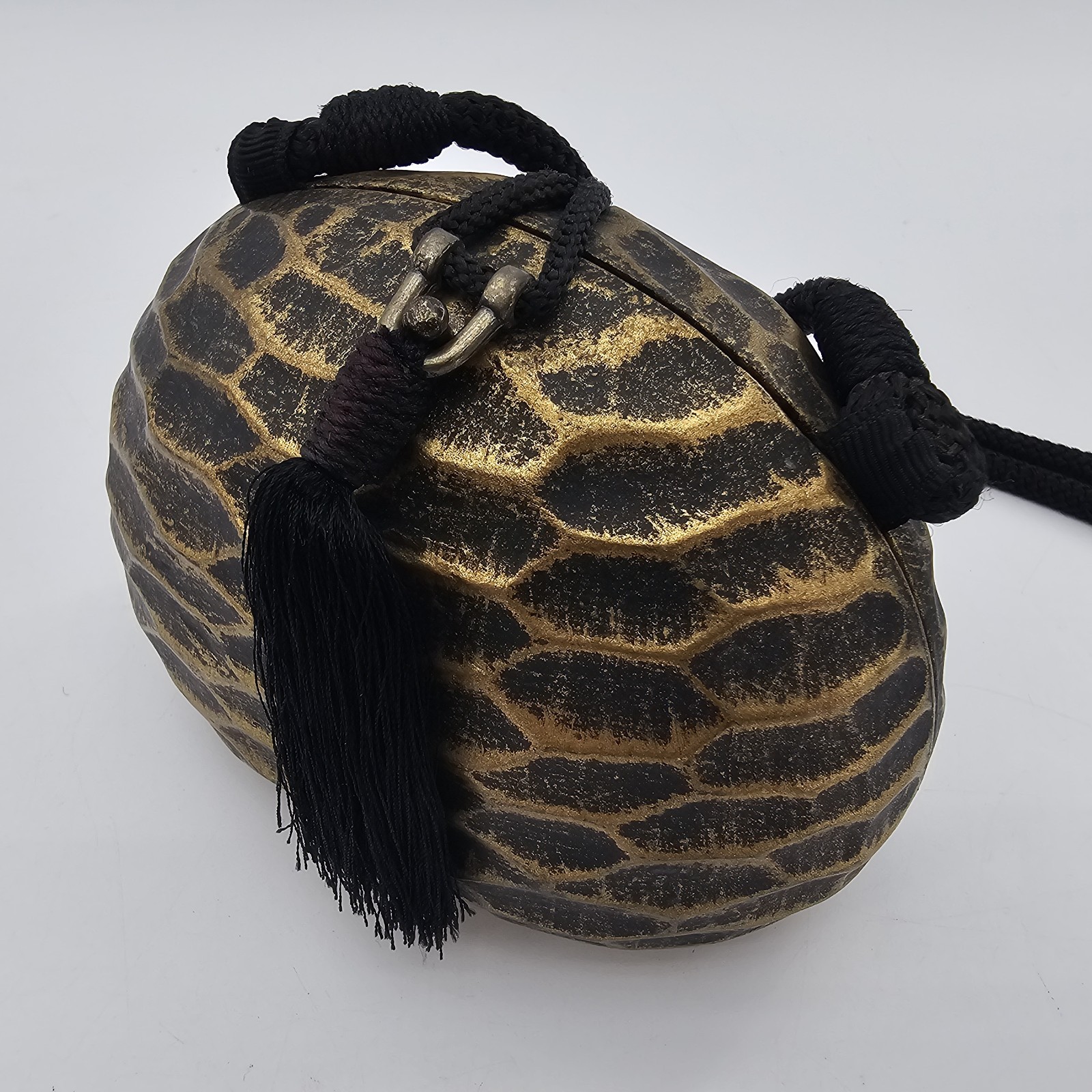 TIMMY WOODS Wooden Dimpled Black & Gold Hinged Clutch Cross Body Bag Tassel