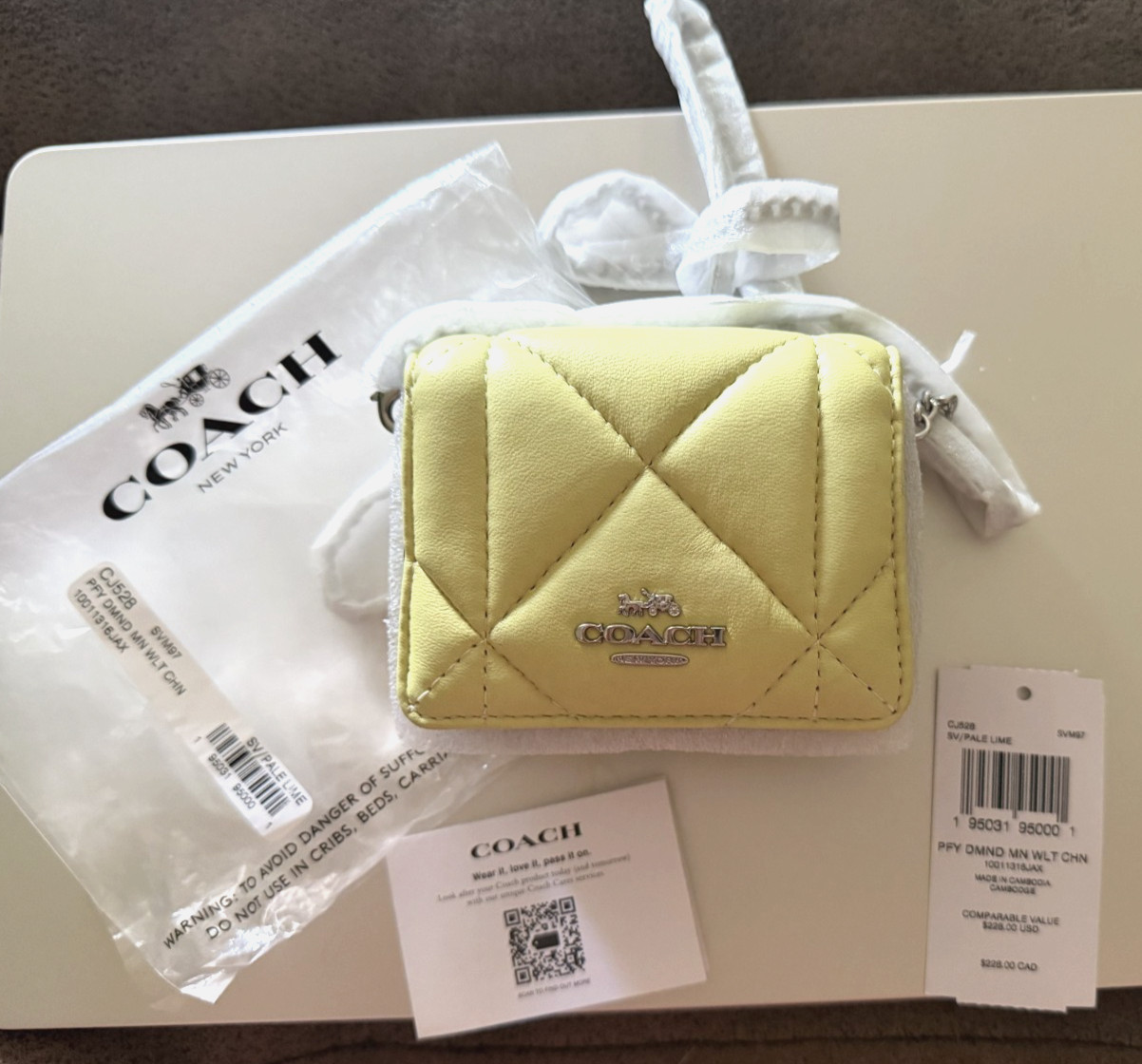 Coach Mini Wallet On A Chain With Puffy Diamond Quilting Pale Lime CJ528 NWT