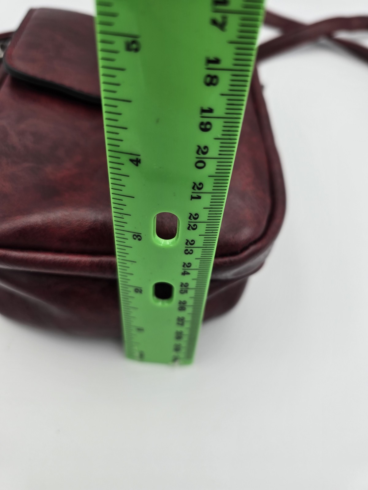 Un- Branded Small Crossbody Cell Phone Purse In Burgandy.