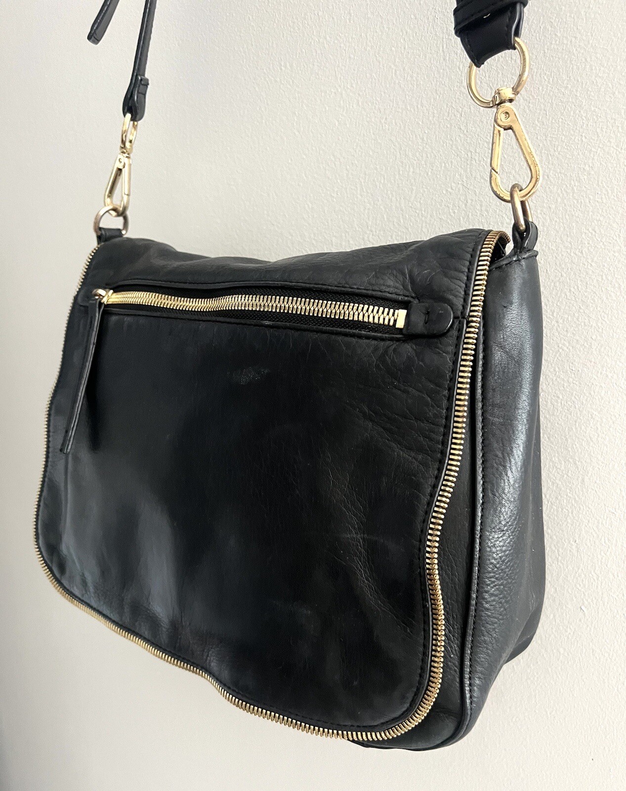 MARGOT Black Supple Leather Zipper Trim Accent Messenger Purse Bag Crossbody