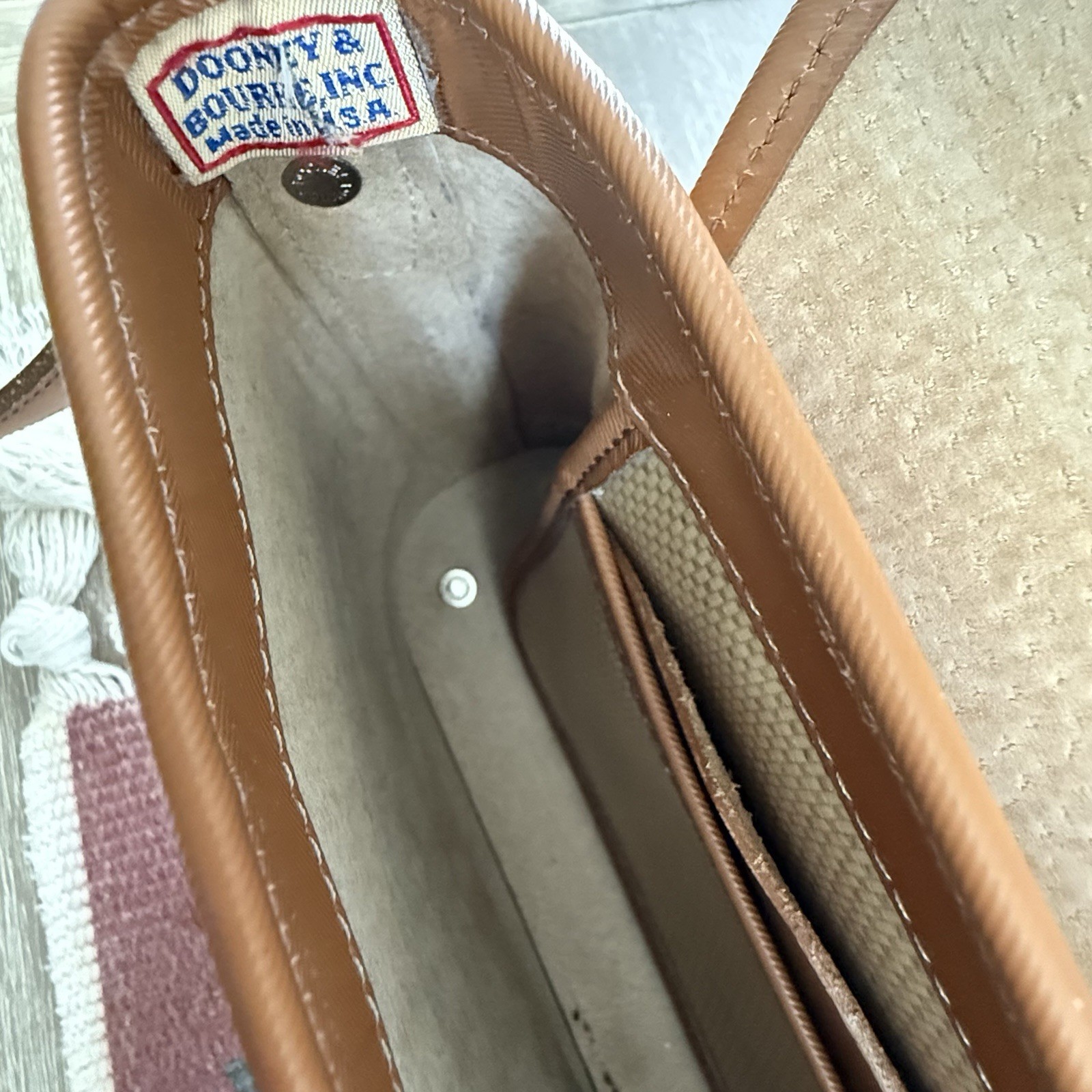 Vintage Dooney & Bourke Bayou Alligator Embossed Full Flap Shoulder Bag
