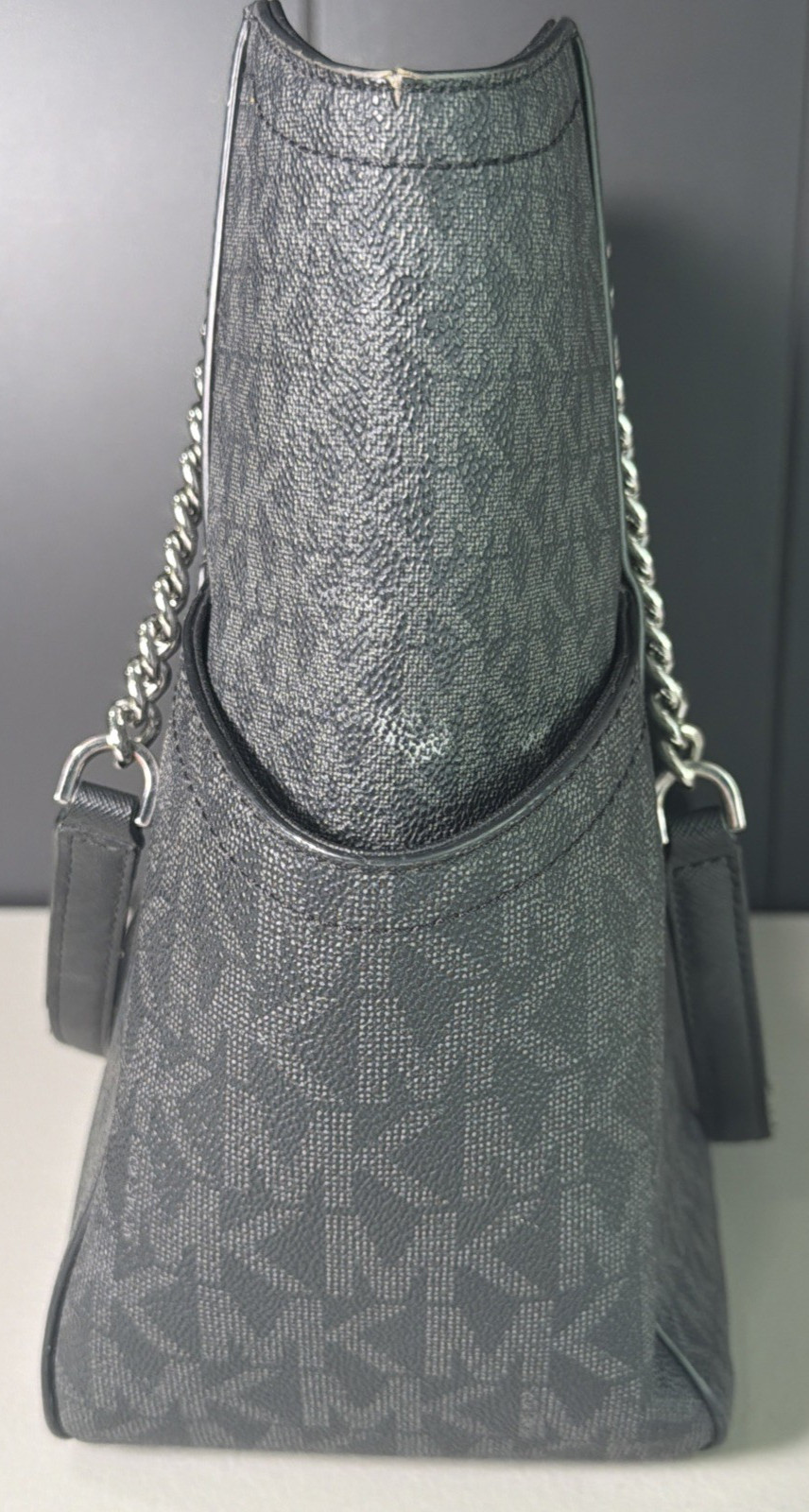 Michael Kors Black Logo Chain Strap Shoulder Bag with Inner Pockets