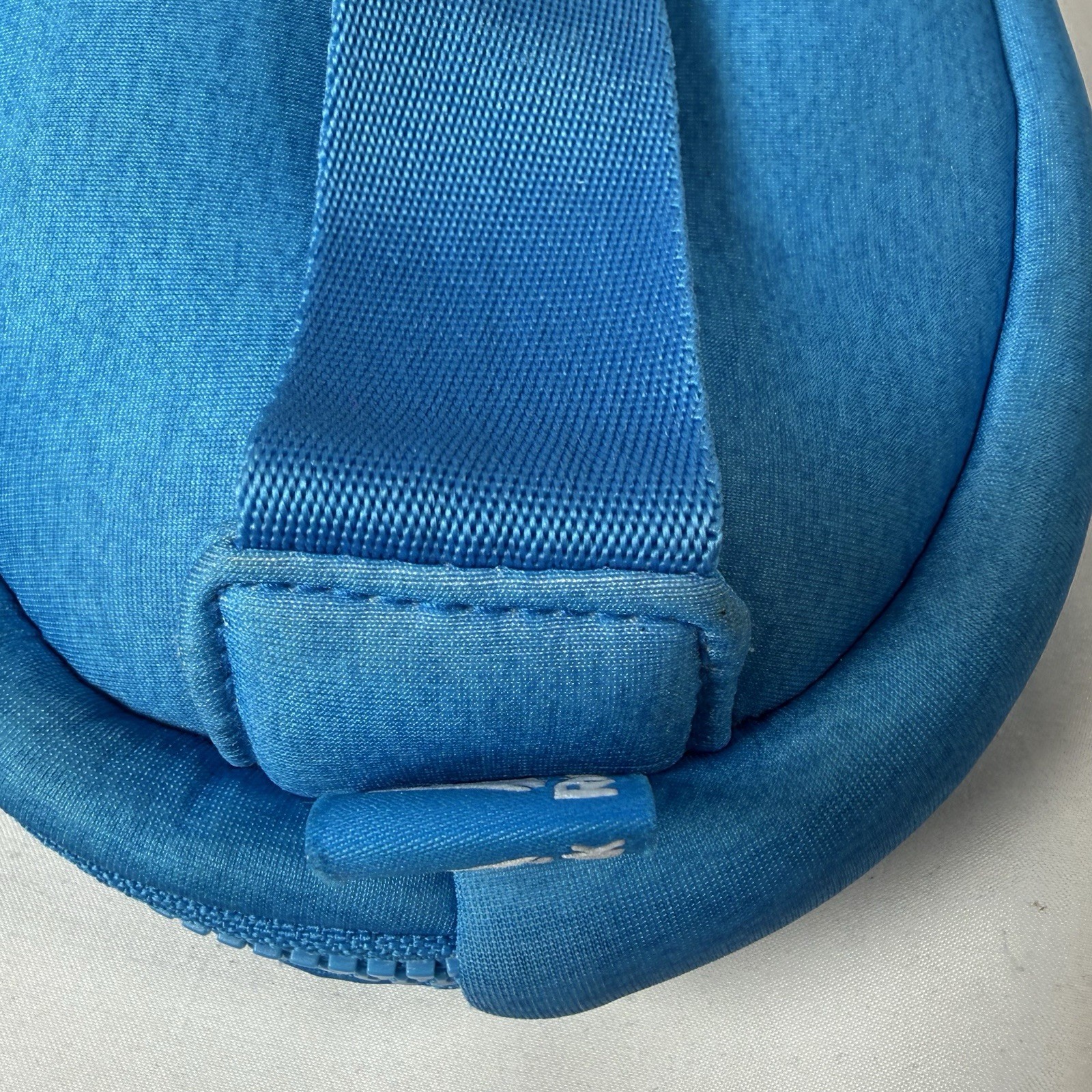 Reebok Atomic Blue Hazel Fannypack 5″ X 7.5″ X 1.75″ Fanny Pack Neoprene