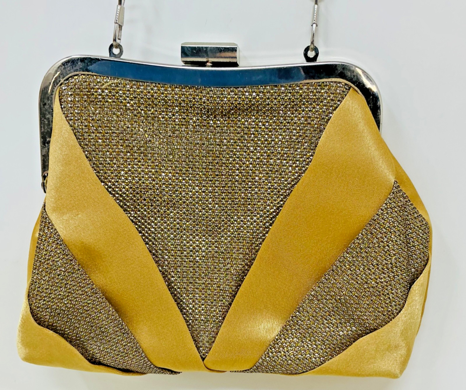 Vtg 1980’s Gold Satin Fabric Evening Clutch Cross Body Purse Metal Chain Strap