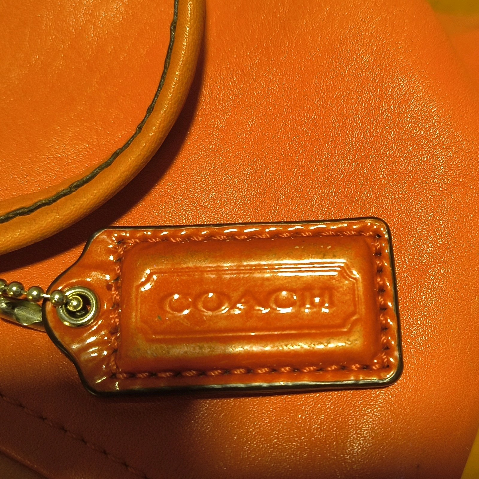 COACH Pink Large Tote Shoulder Bag Zip Top Inner Pockets Gold Hardware Charm