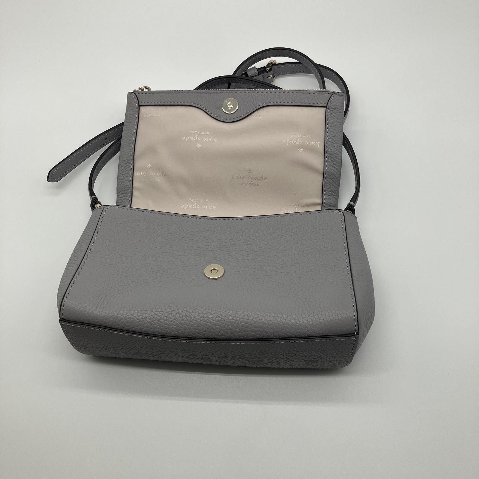 Kate Spade Leila Mini Zip Crossbody Purse in Grey Leather KE487