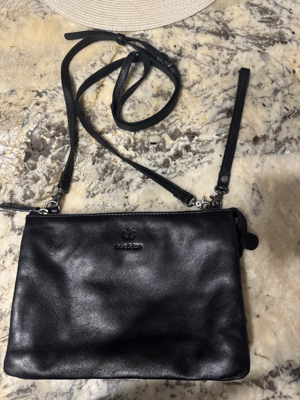 Oak & Tan Black Crossbody Bag Zip Closure Detachable Adjustable Strap Pockets