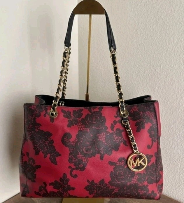 Michael Kors Susannah Large Leather Tote in Cherry Red 35H7GAHT3T
