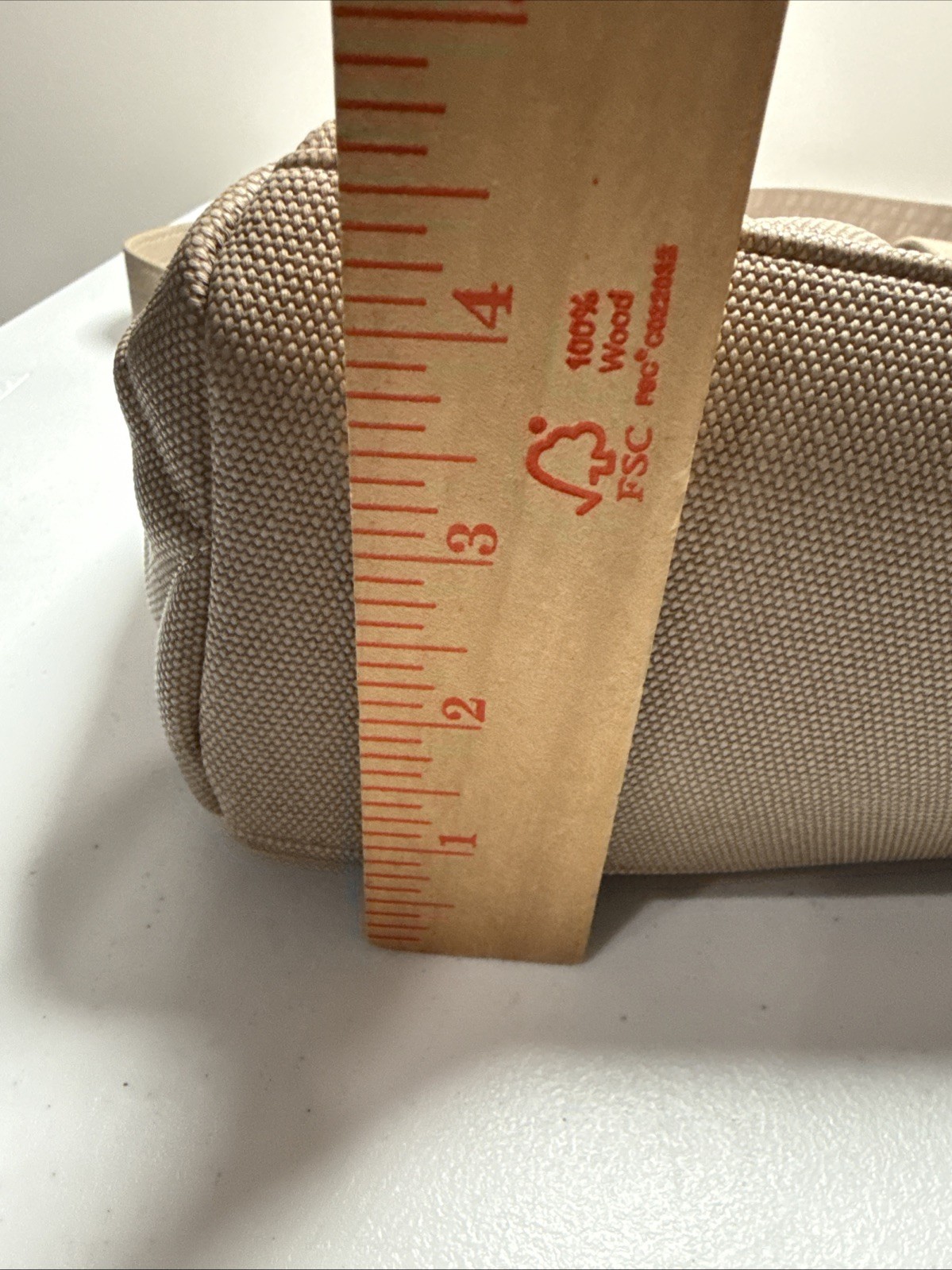 Lug Jitterbug Matte Luxe VL Crossbody Bag – Sand Read