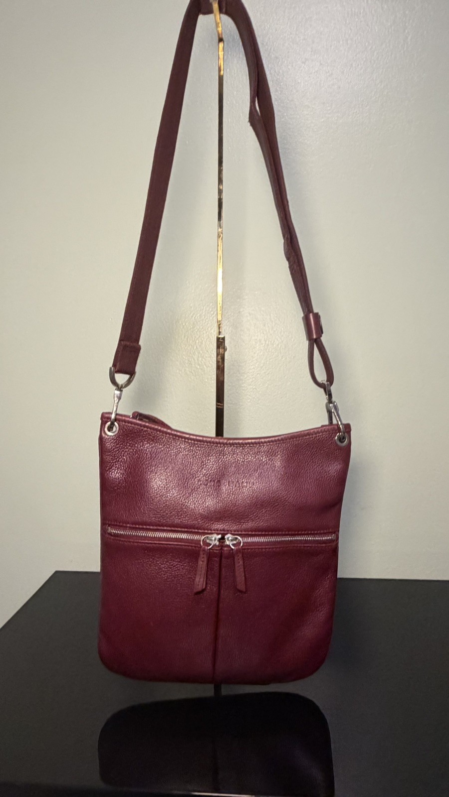 Longchamp Le Foulonne Flat Zip Burgandy Leather Classic Crossbody Bag Purse