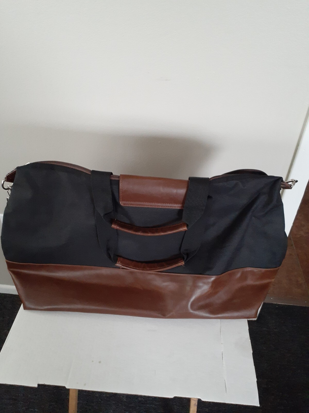 Von Maur Tote Bag Large Brown Black Weekender Shopping Travel Duffle Zip Close