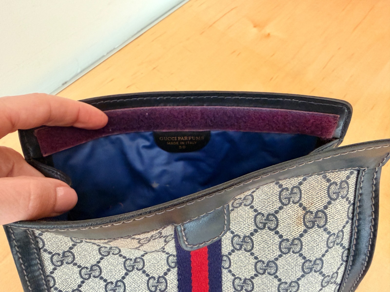 VTG GUCCI GG Supreme Sherri Line Clutch/Pouch Navy/Red web Beige Canvas