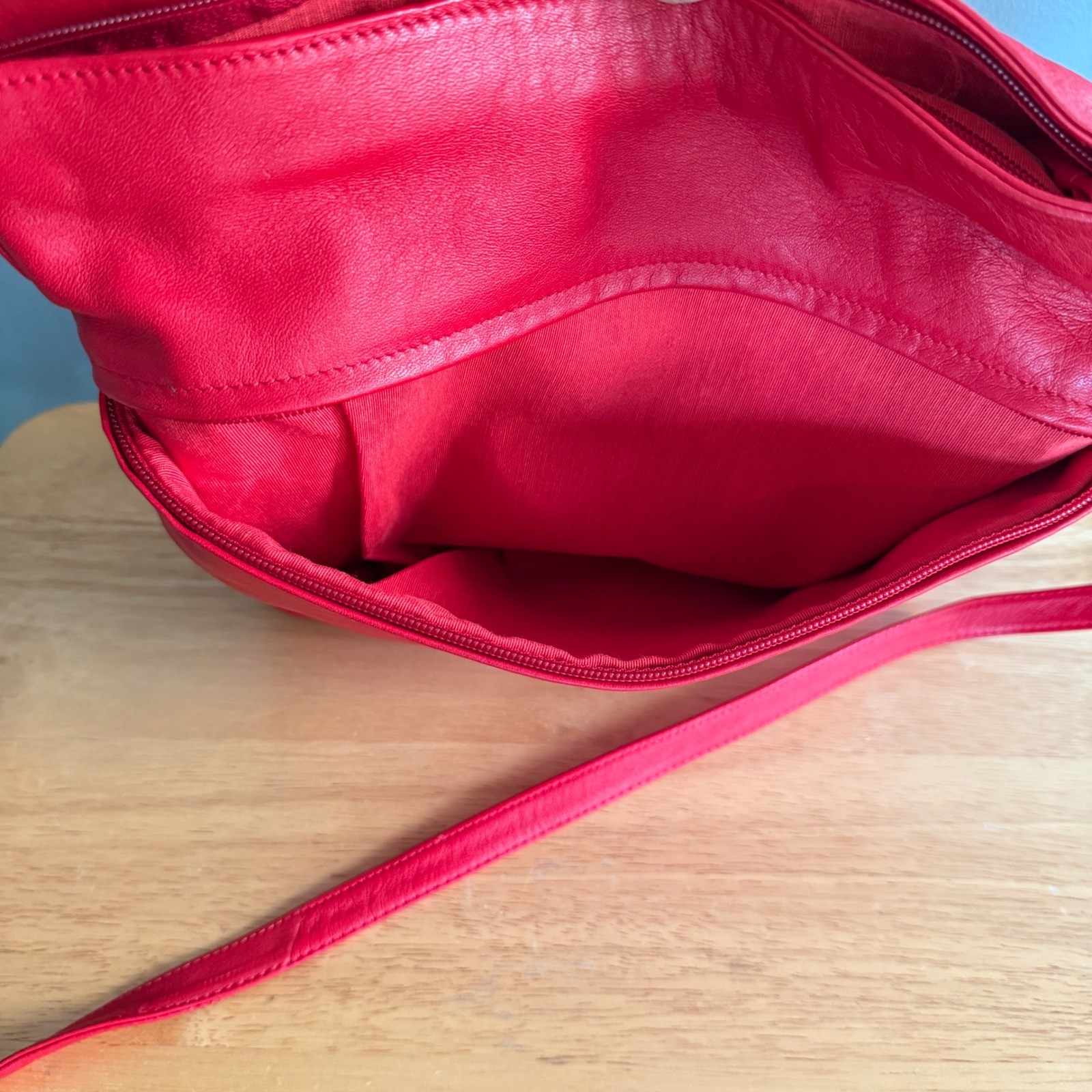 Vintage 80s Red Genuine Leather Shoulder Crossbody Bag Valencia Deadstock Korea