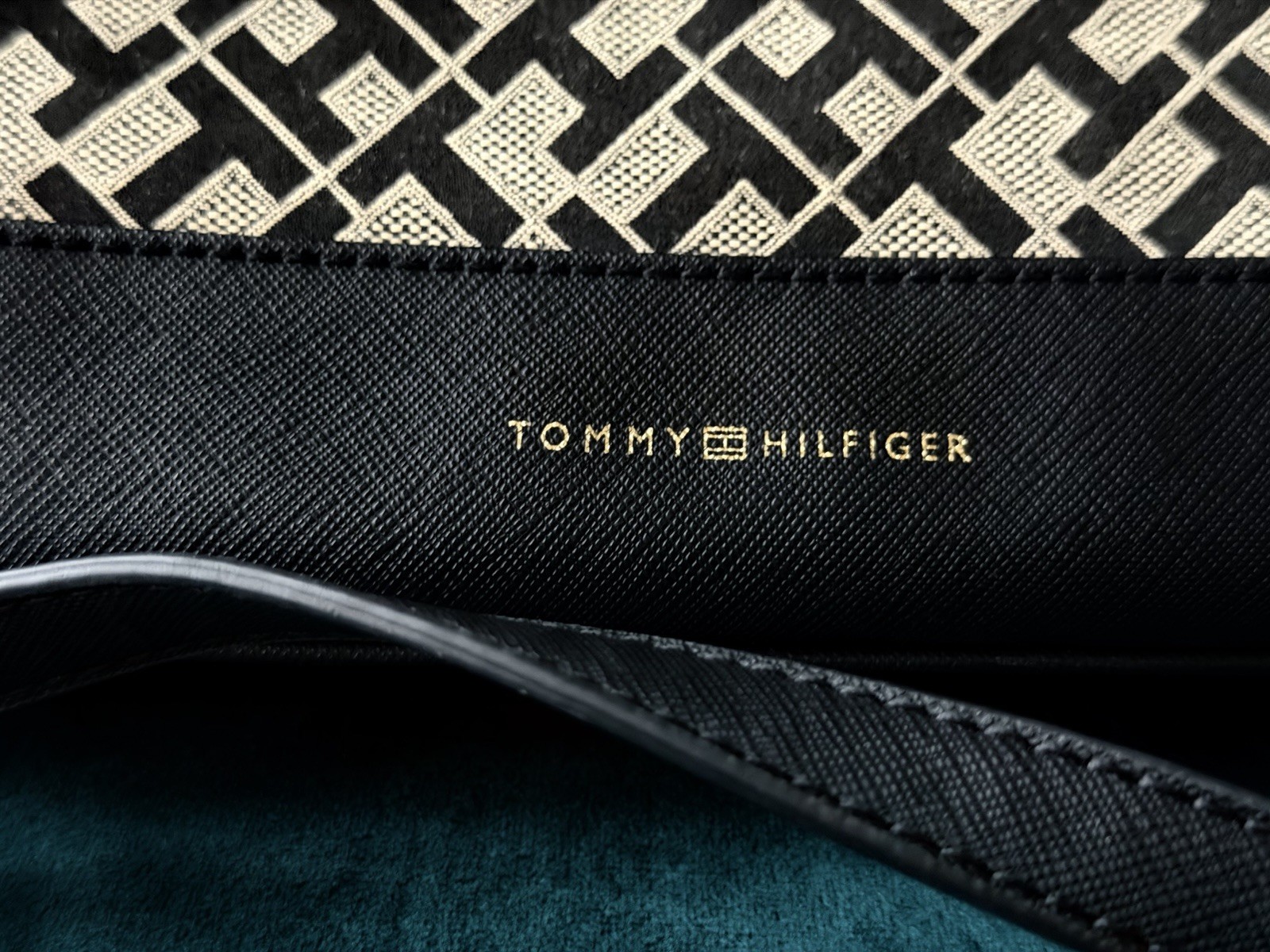 Tommy Hilfiger Black/White Geometric Crossbody Bag Zip Logo Gold Hardware