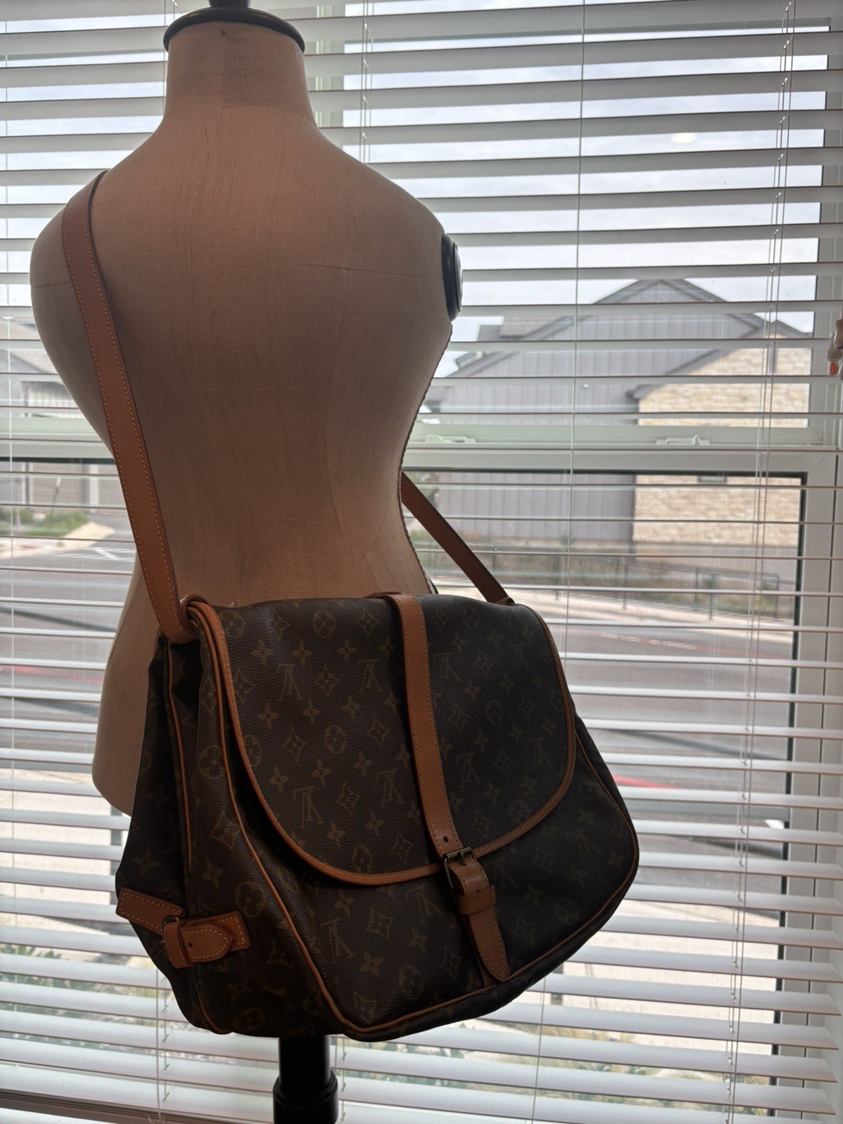 Louis Vuitton Saumur 35 Monogram Large Shoulder Crossbody Hand Bag Vintage Auth
