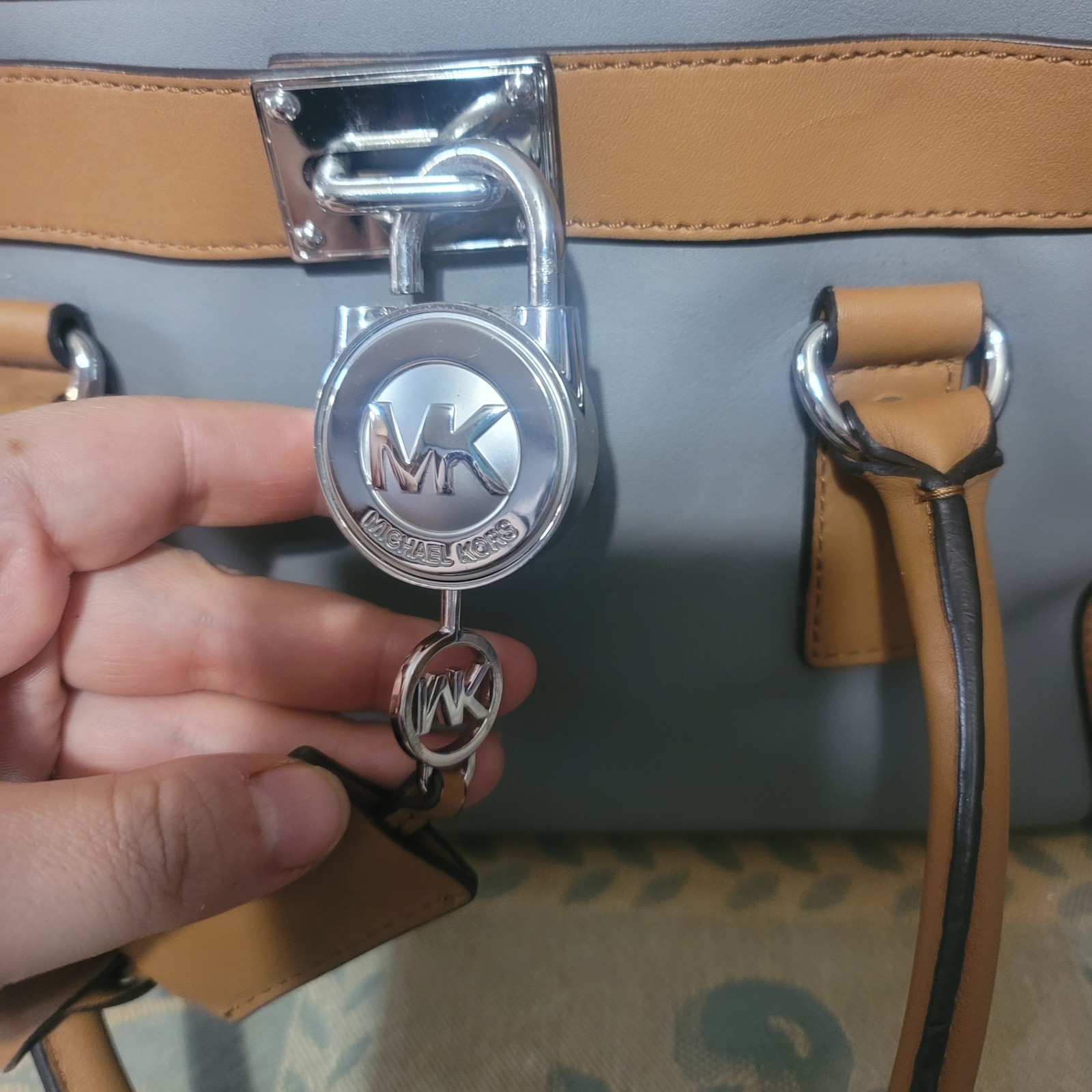 MICHAEL KORS HAMILTON FRAME OUT STEEL GRAY ACORN LEATHER SATCHEL BAG – Read des