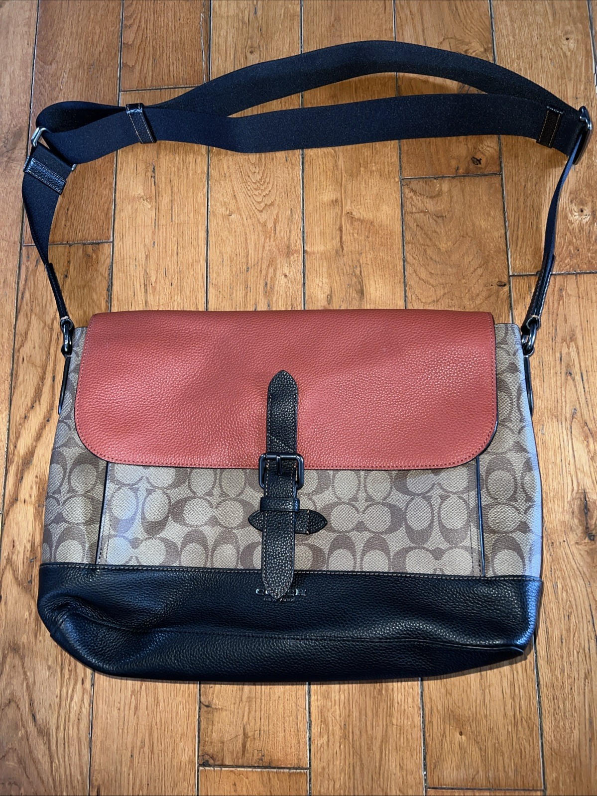 Coach C8142 Hudson Messenger Bag In Color block Very Good Condition