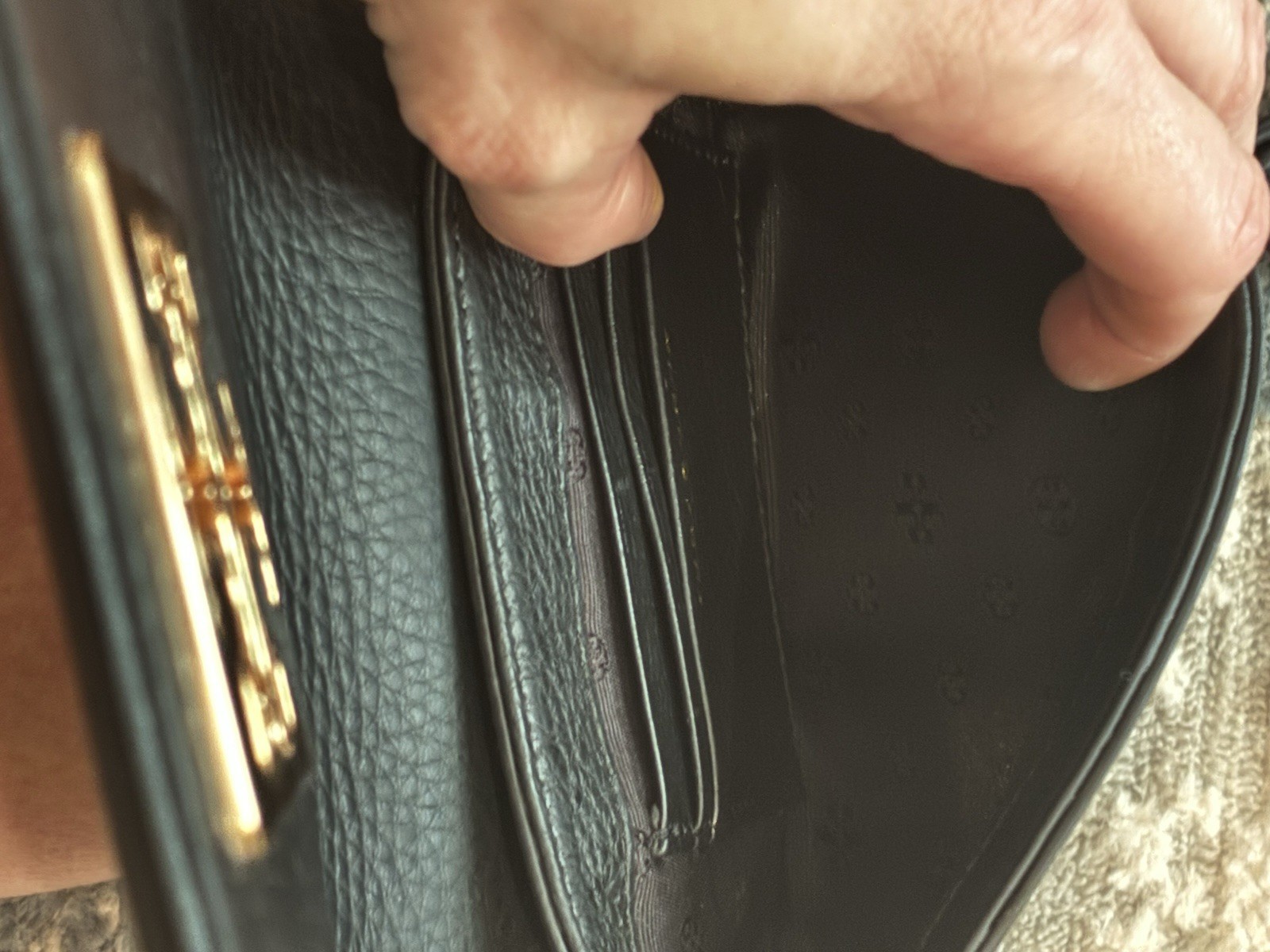 Tory Burch Britten Black Pebbled Leather Convertible Crossbody Gold Hardware EUC