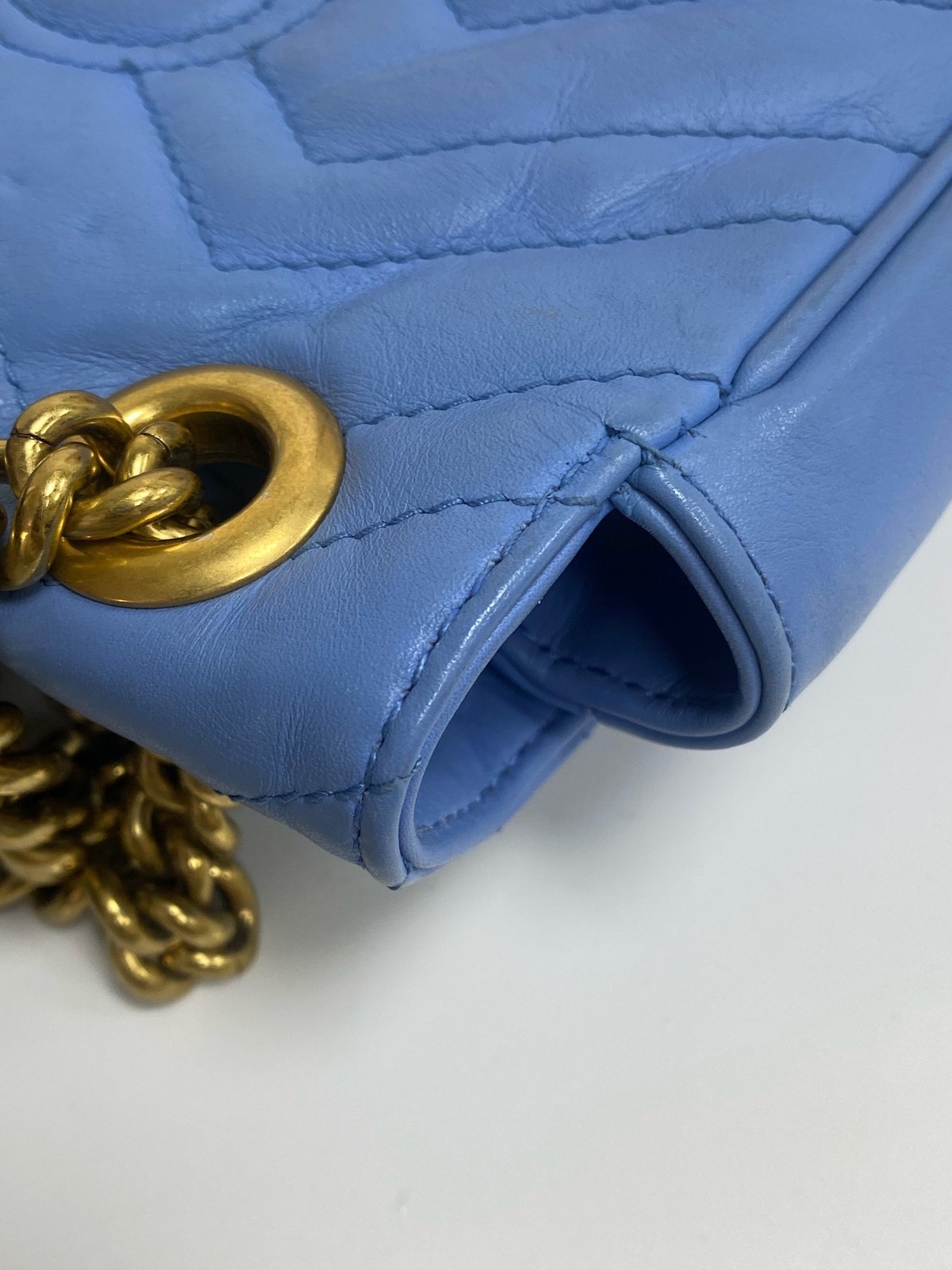 Gucci Pre-Owned Authentic Chain Bag Gold Length 22, width 6, height 15