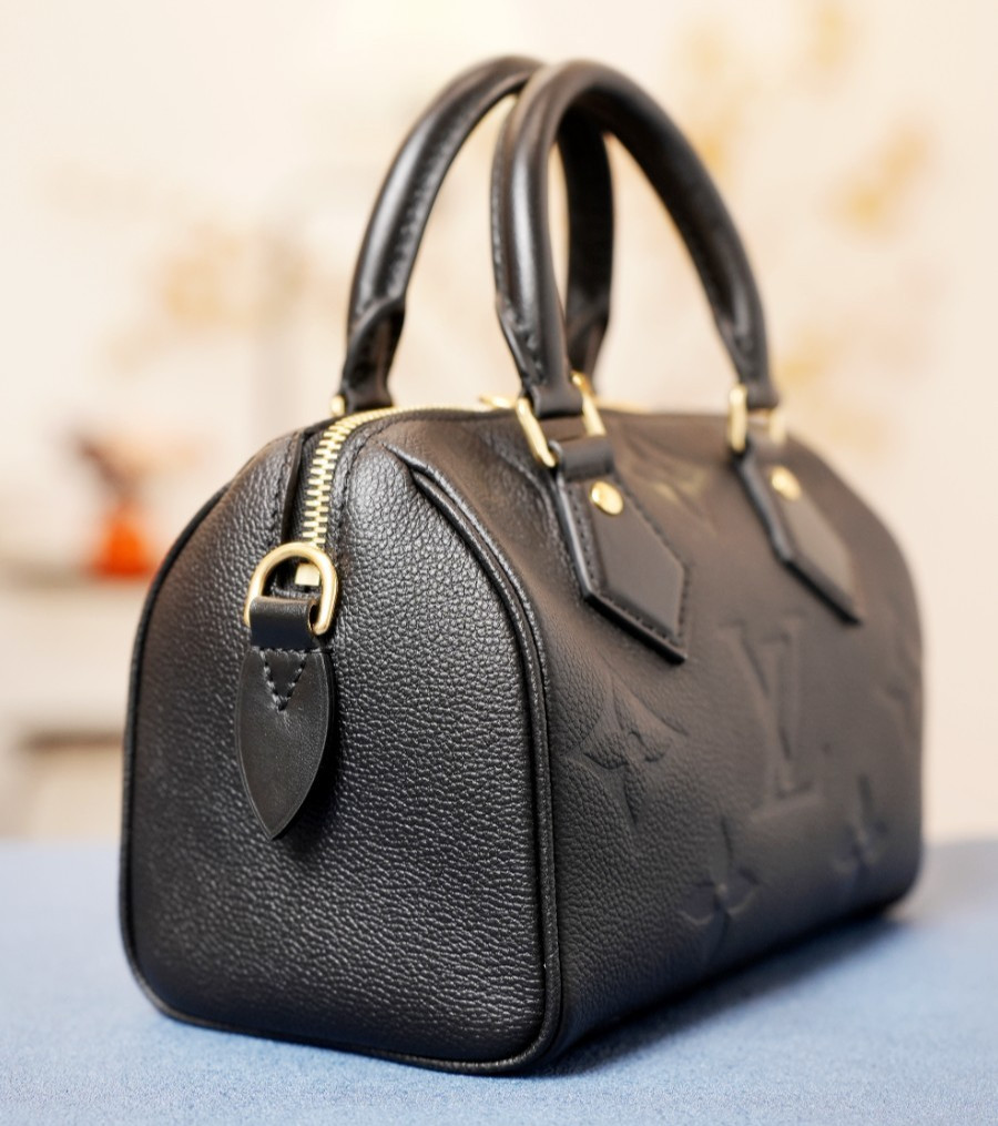 Louis Vuitton Speedy20 Black Monogram Empreinte Shoulder bag Almost Brand NEW