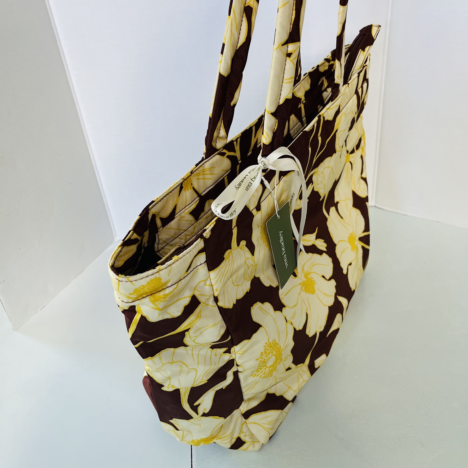 NWT VERA BRADLEY Hathaway Tote Scattered Anemones in Nylon Twill